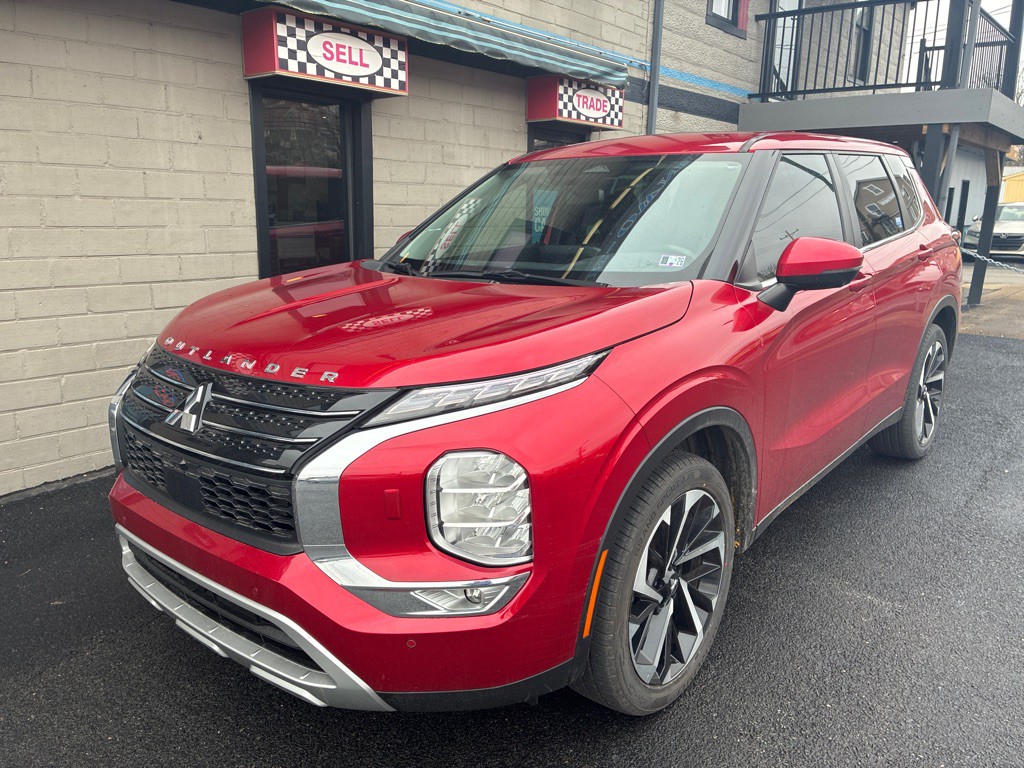 2023 Mitsubishi Outlander Image 2