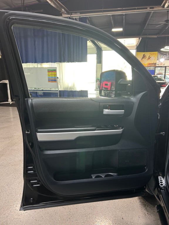 2015 Toyota Tundra Image 17