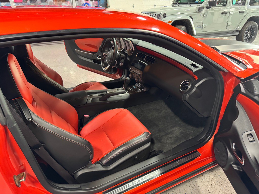 2010 Chevrolet Camaro Image 13