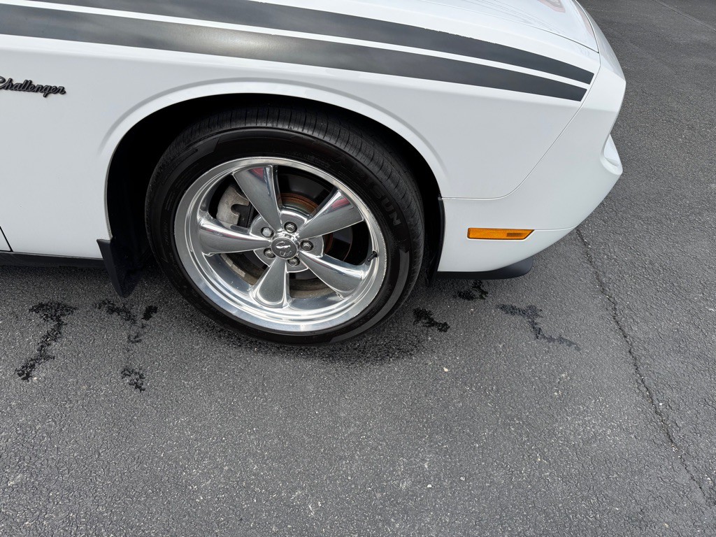 2010 Dodge Challenger Image 6