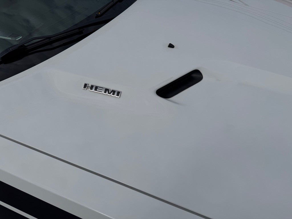 2010 Dodge Challenger Image 7