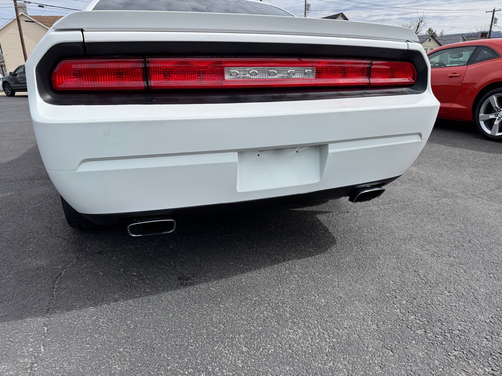 2010 Dodge Challenger Image 8