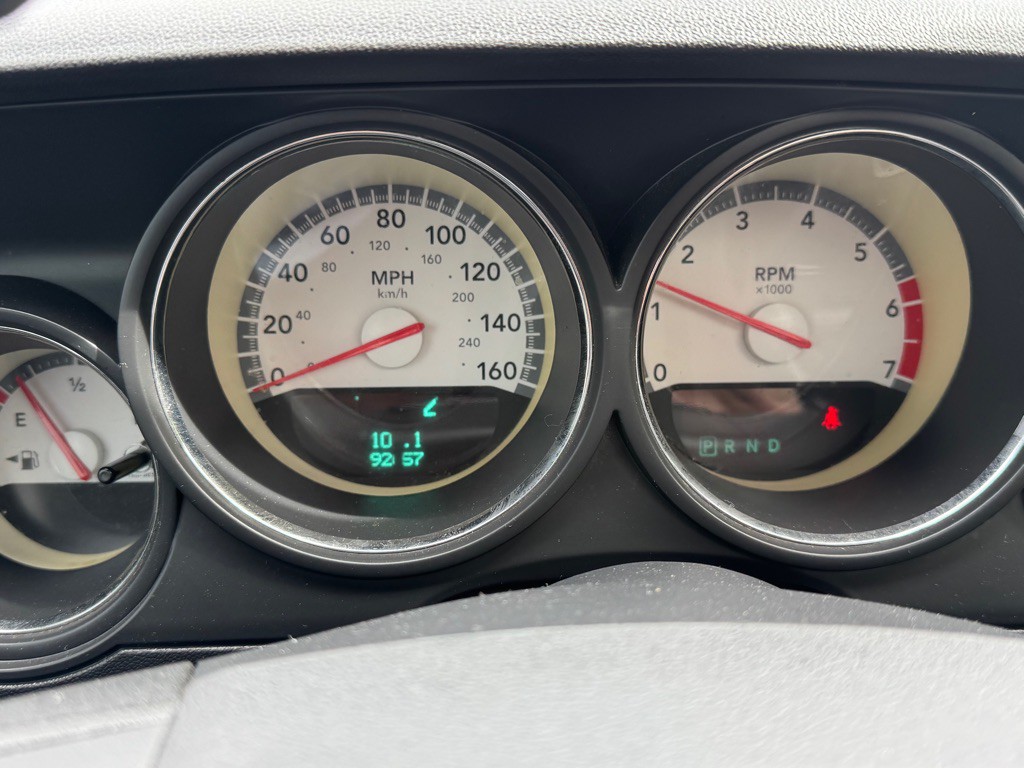 2010 Dodge Challenger Image 20