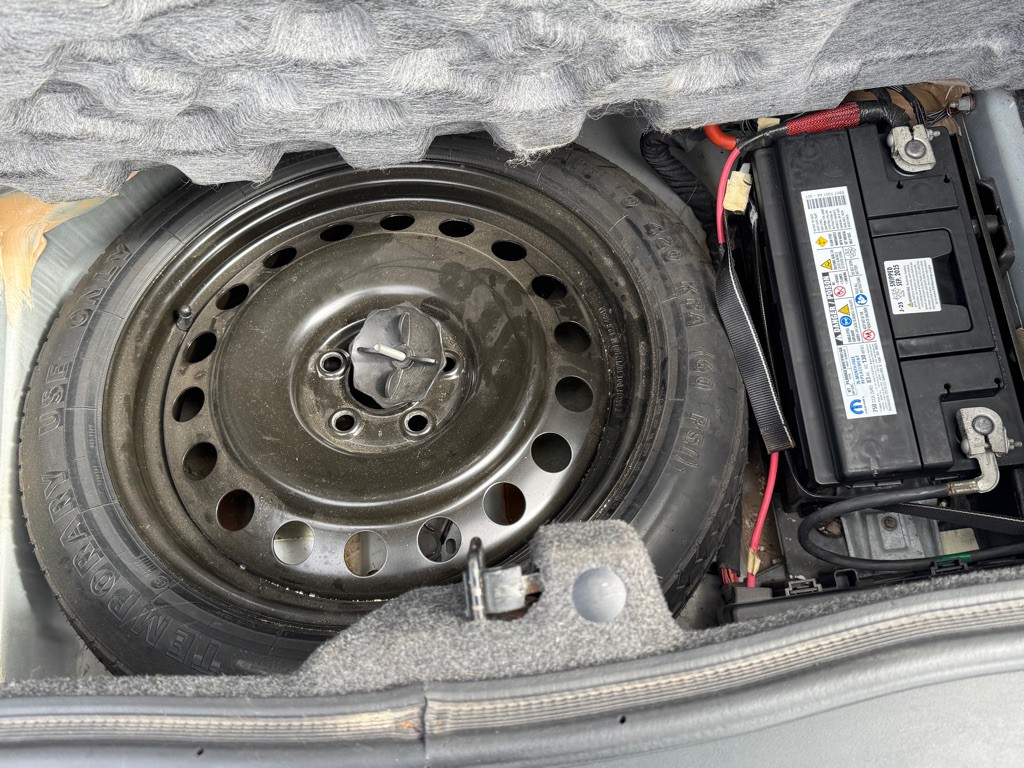 2010 Dodge Challenger Image 24