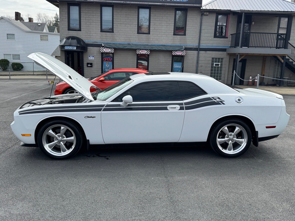 2010 Dodge Challenger Image 25