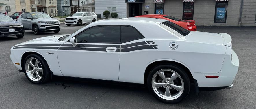 2010 Dodge Challenger Image 2