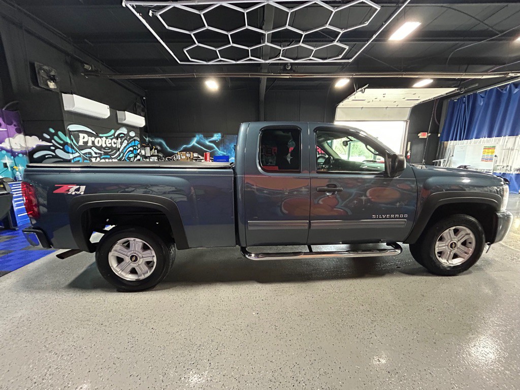 2011 Chevrolet Silverado 1500 Image 3