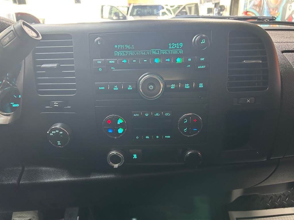 2011 Chevrolet Silverado 1500 Image 9