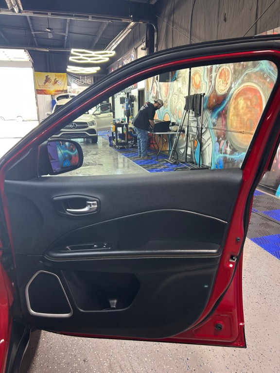 2018 Jeep Compass Image 18