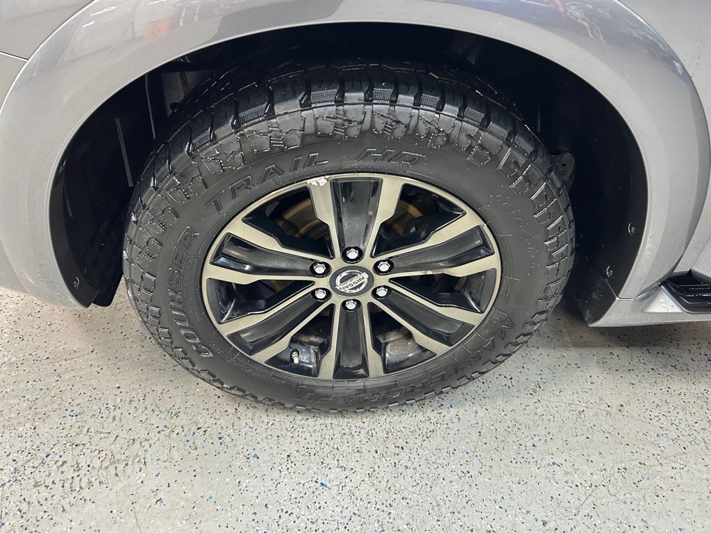 2017 Nissan Armada Image 10