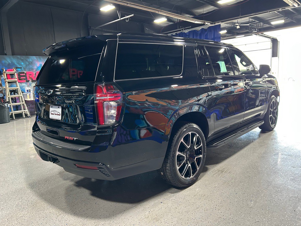 2024 Chevrolet Suburban Image 4