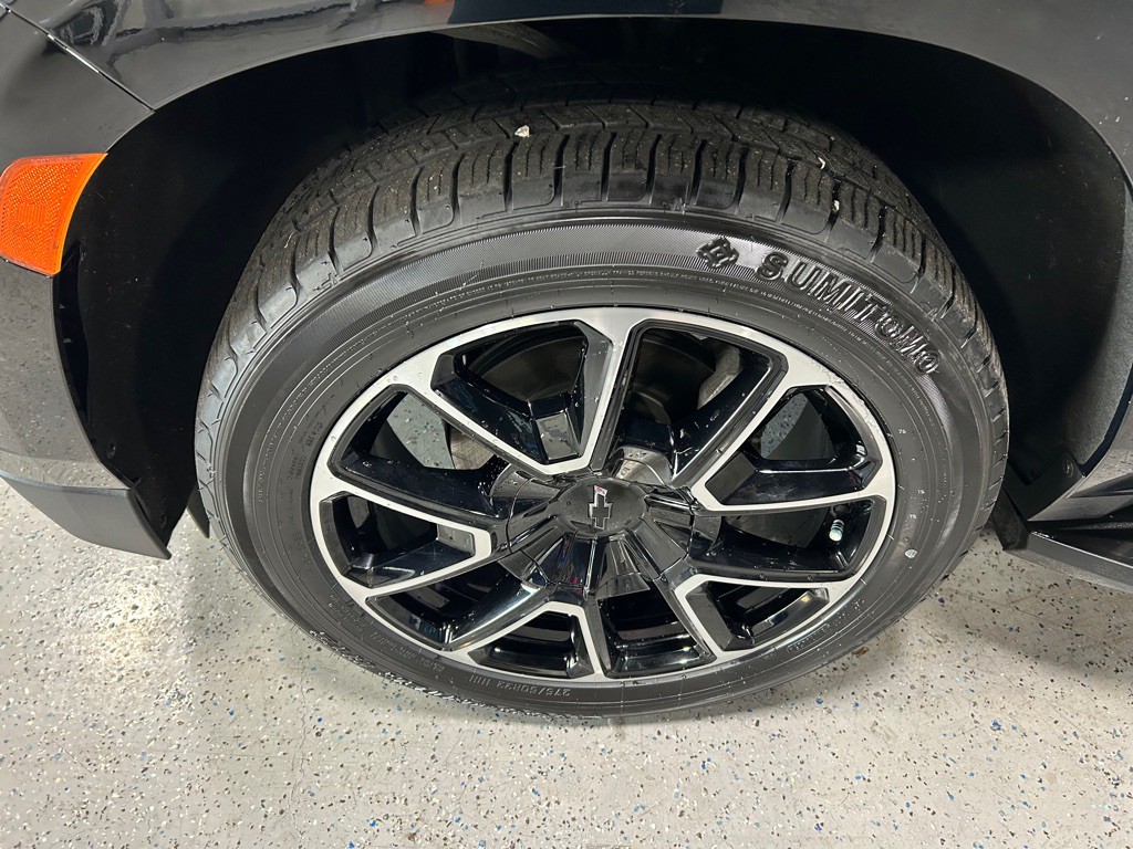 2024 Chevrolet Suburban Image 8