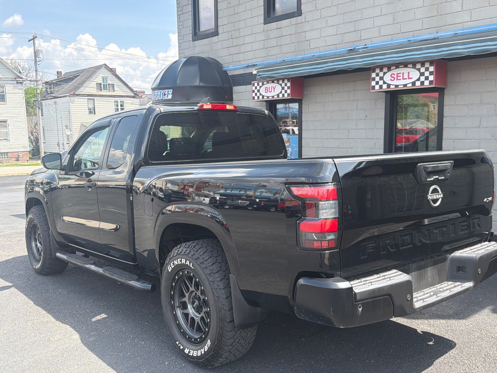 2022 Nissan Frontier Image 3