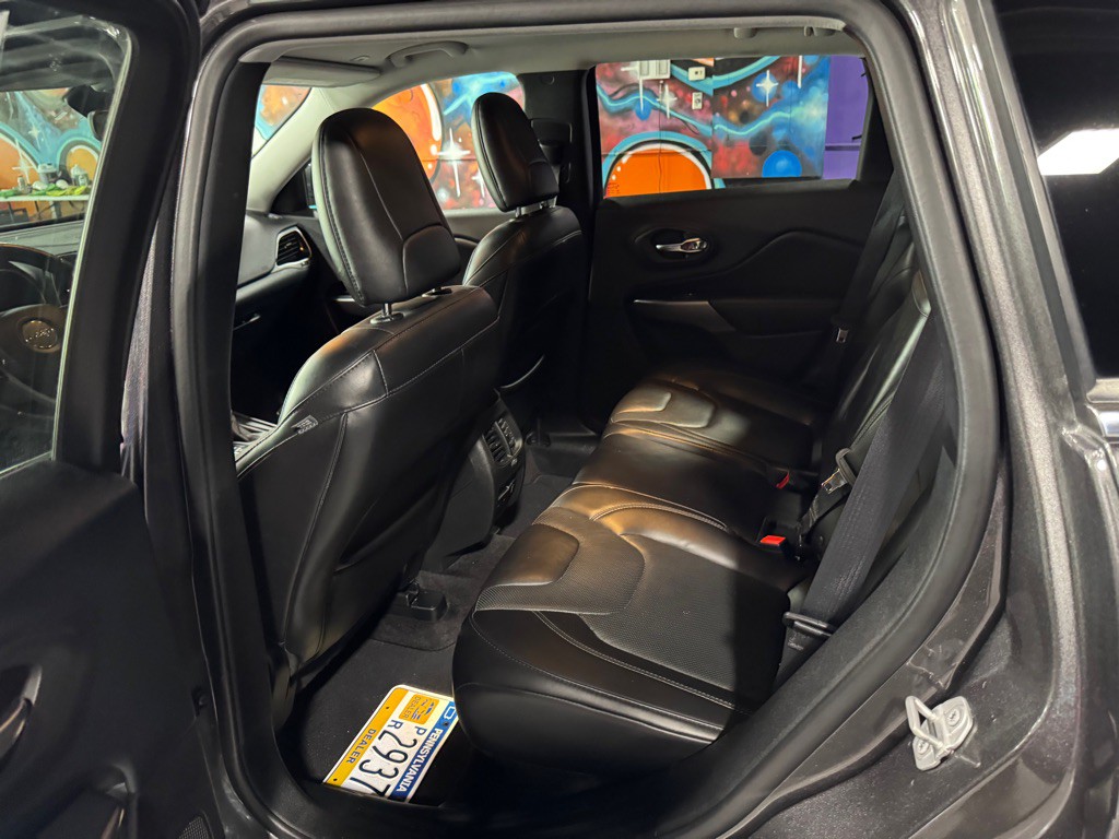2019 Jeep Cherokee Image 12