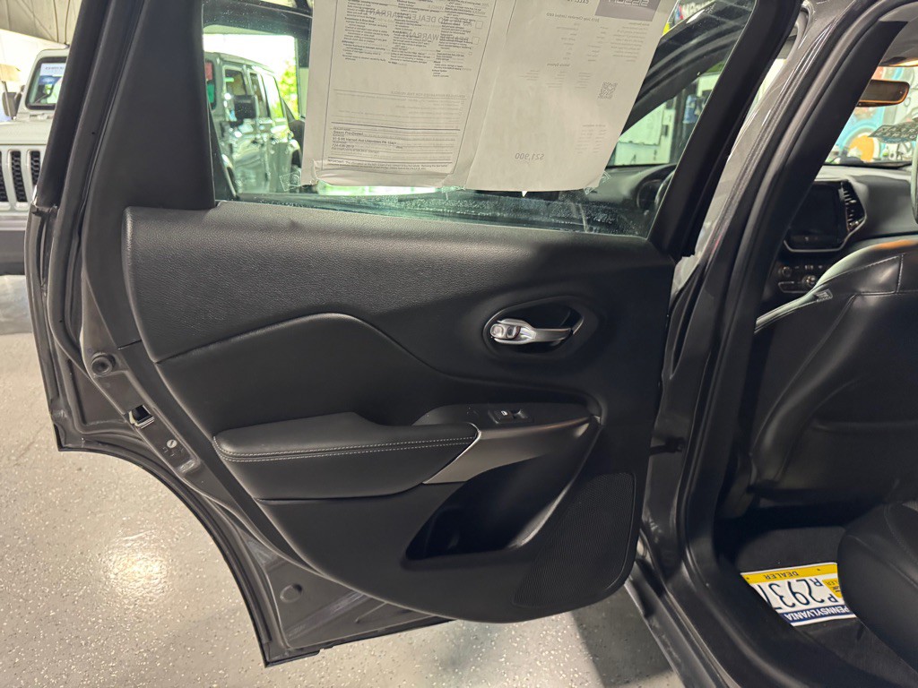 2019 Jeep Cherokee Image 13