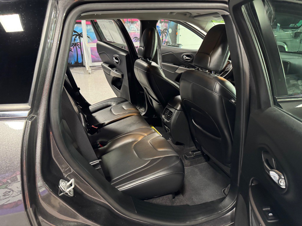 2019 Jeep Cherokee Image 14