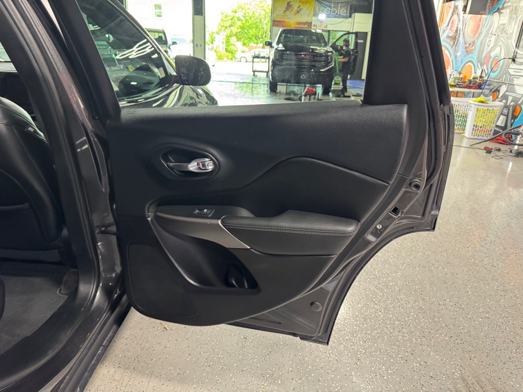 2019 Jeep Cherokee Image 15