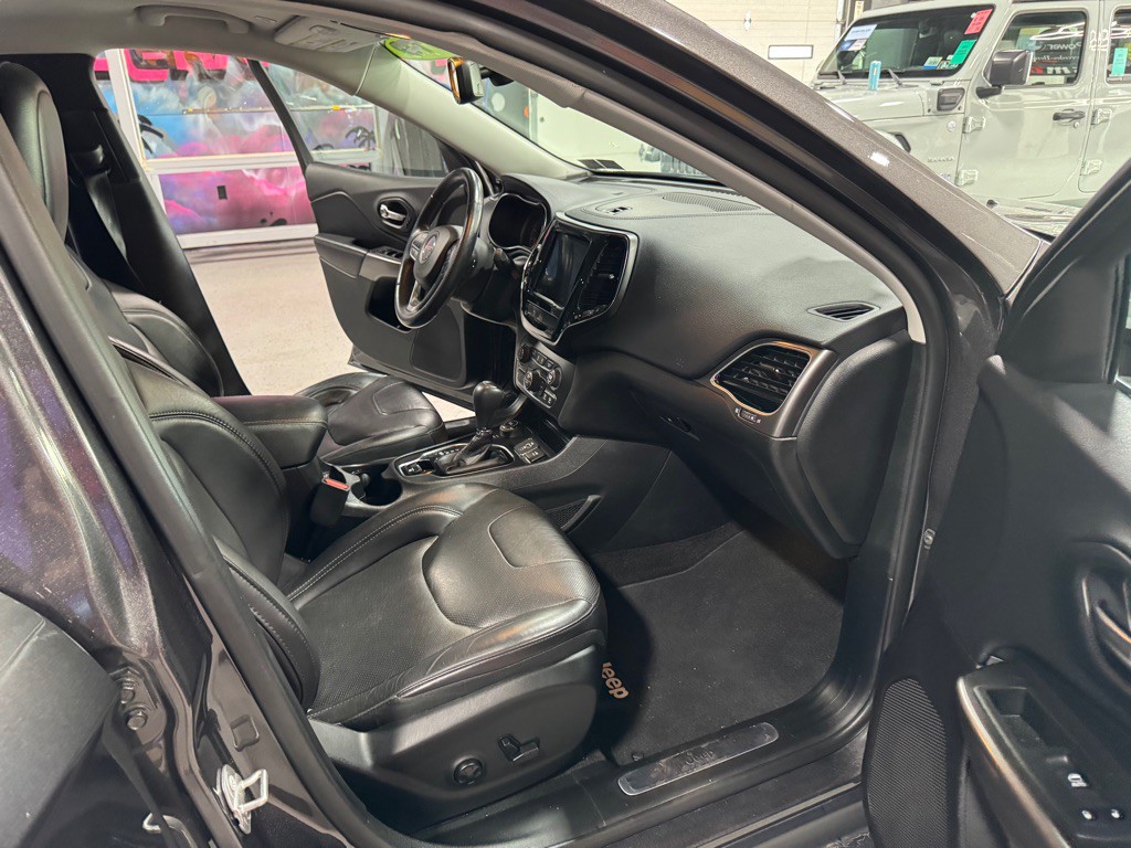 2019 Jeep Cherokee Image 16