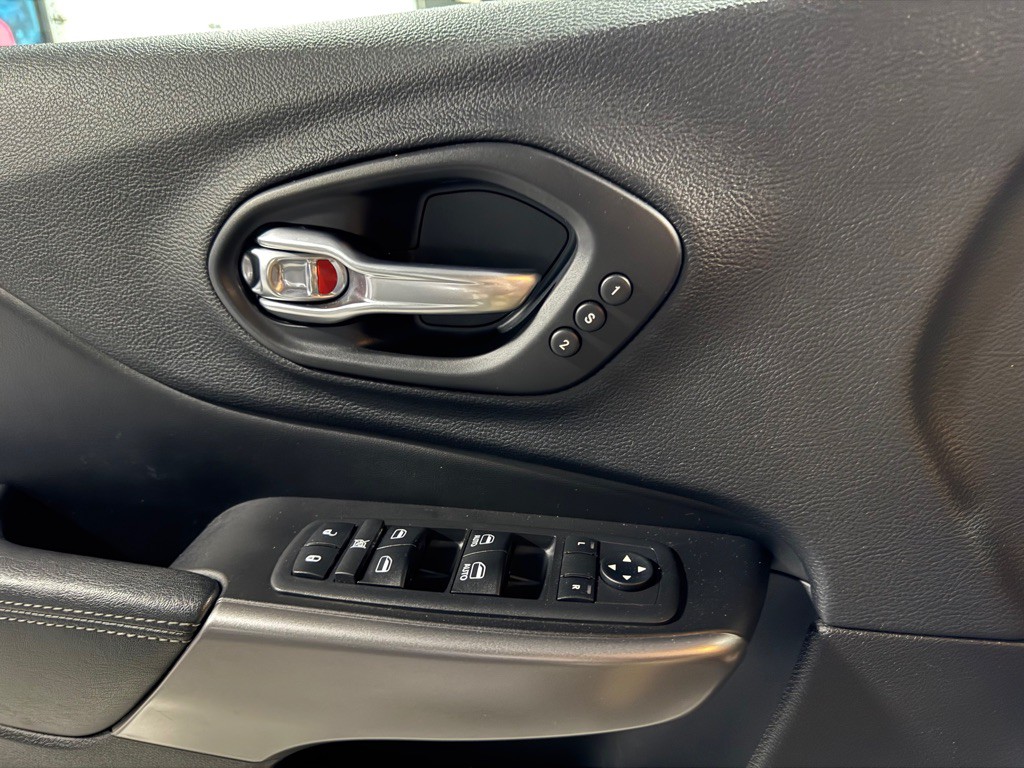 2019 Jeep Cherokee Image 20