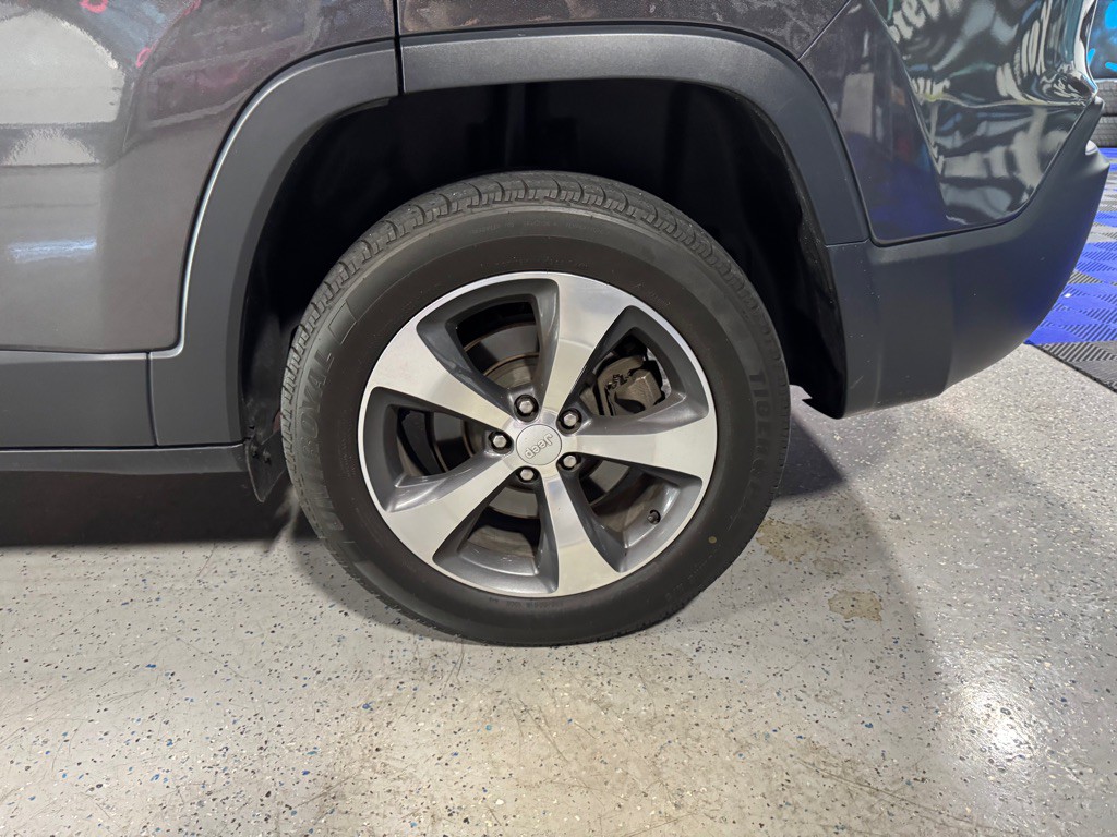 2019 Jeep Cherokee Image 23