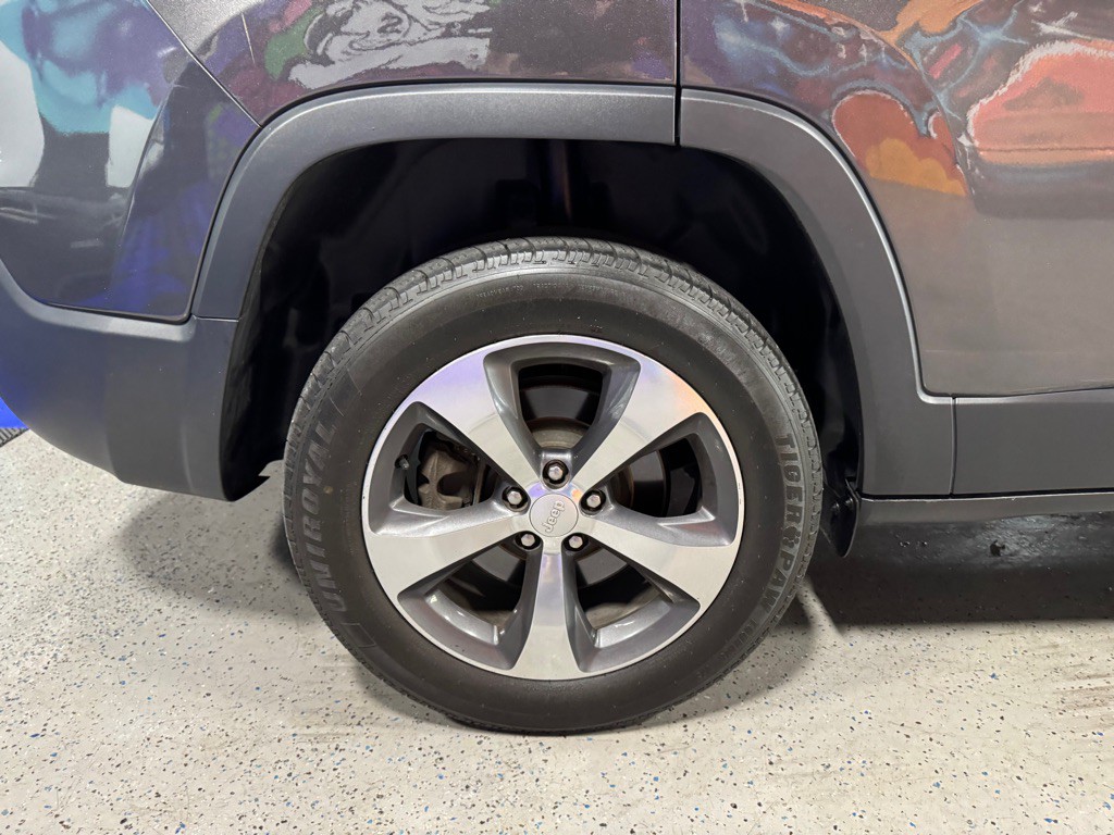 2019 Jeep Cherokee Image 24
