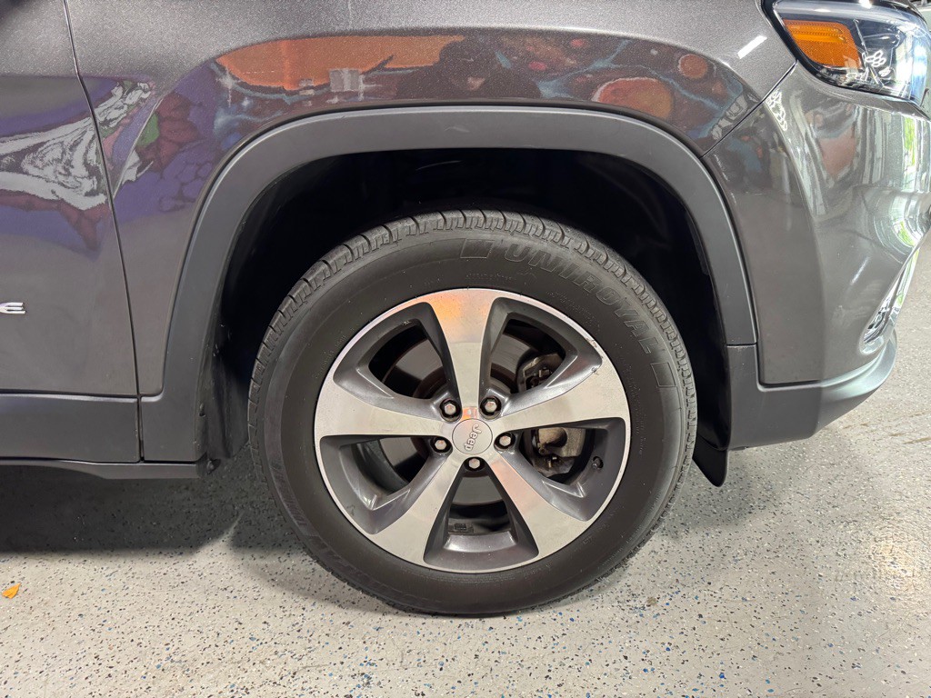 2019 Jeep Cherokee Image 25