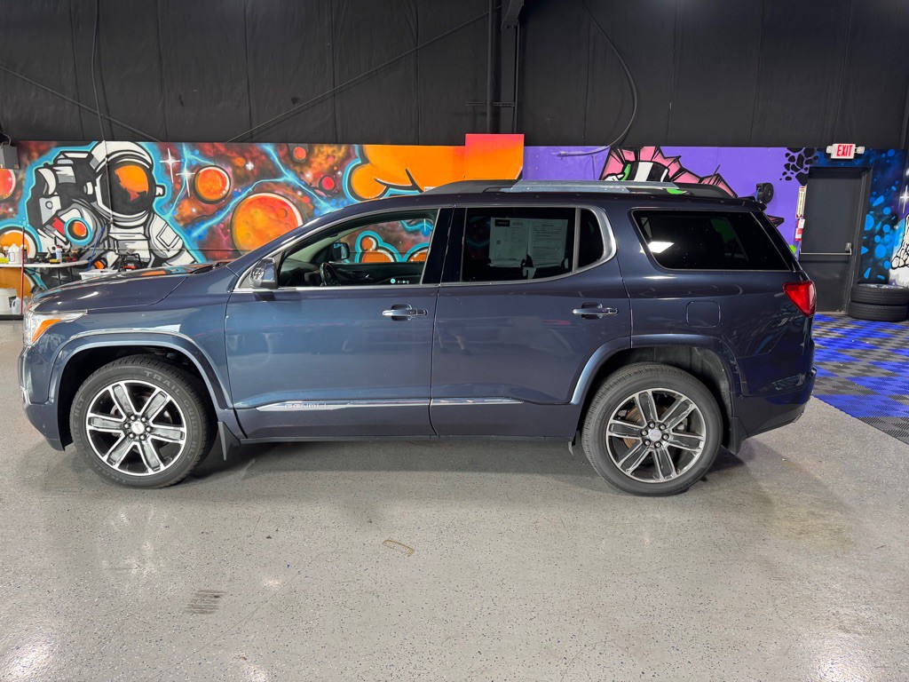 2018 GMC Acadia Image 2