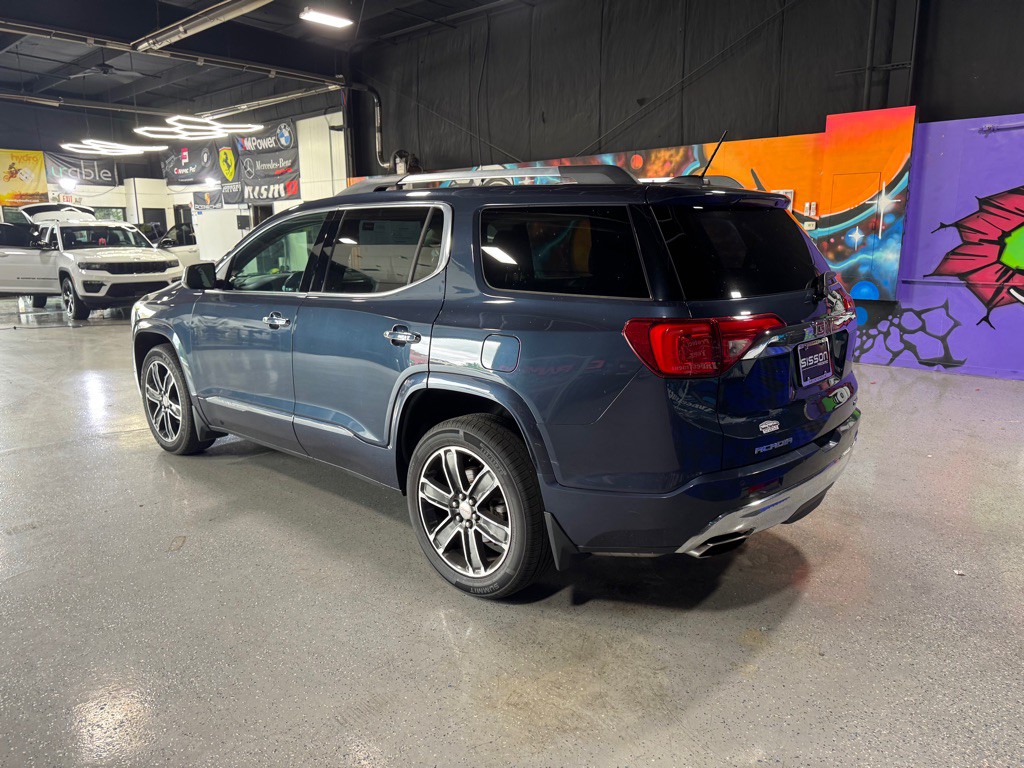2018 GMC Acadia Image 3