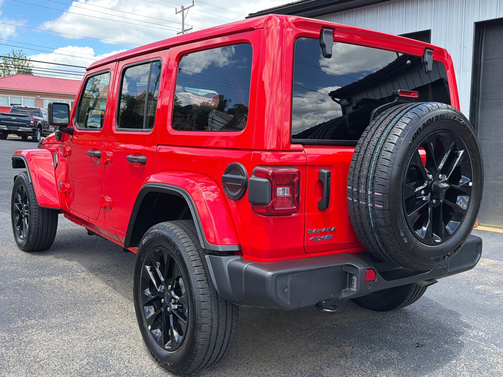 2025 Jeep Wrangler Image 3