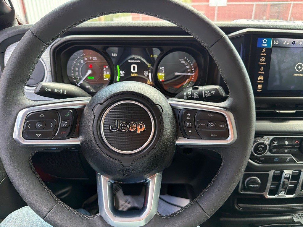 2025 Jeep Wrangler Image 11