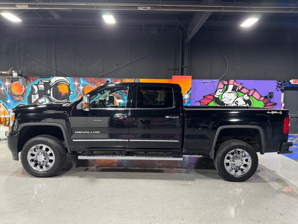 2016 GMC Sierra Image 2