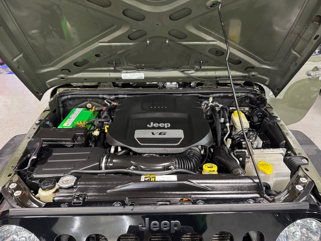 2016 Jeep Wrangler Image 9