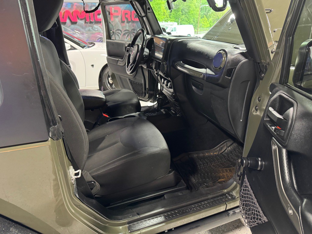 2016 Jeep Wrangler Image 13