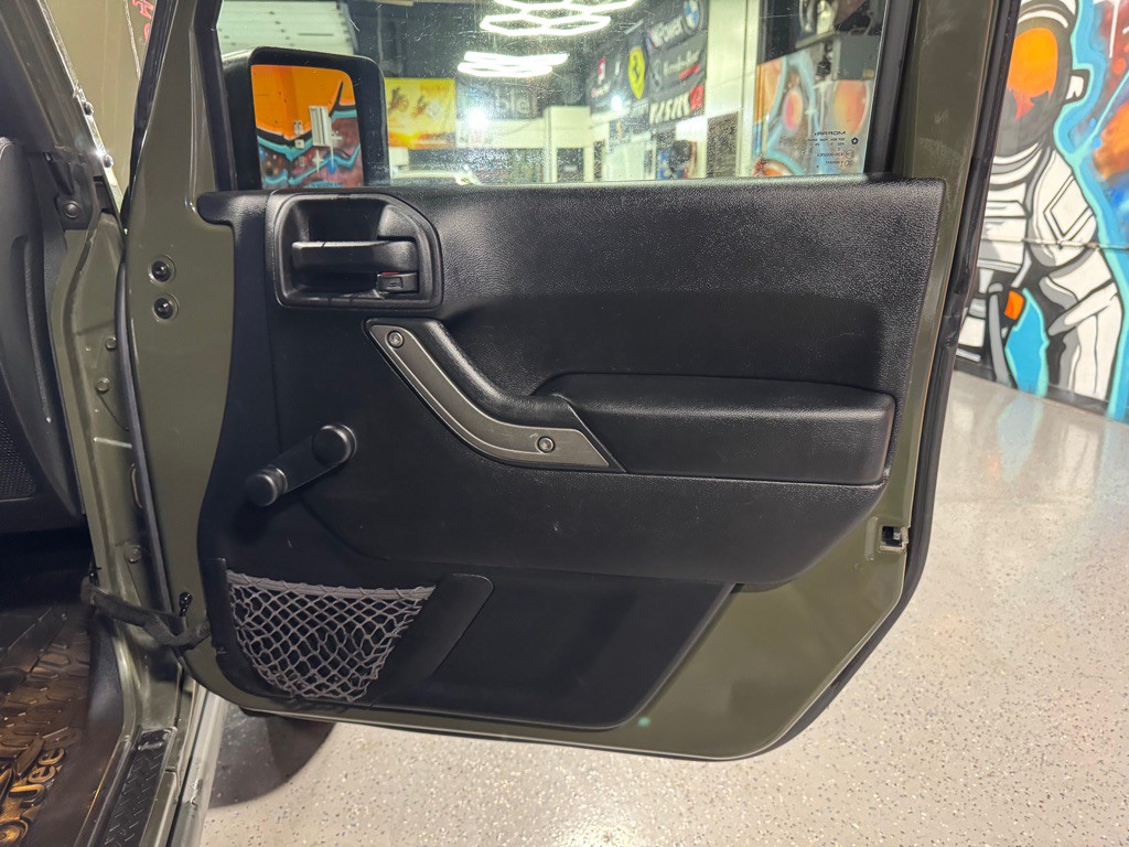 2016 Jeep Wrangler Image 14