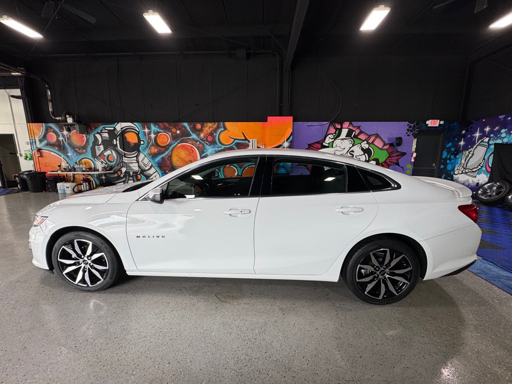 2022 Chevrolet Malibu Image 2