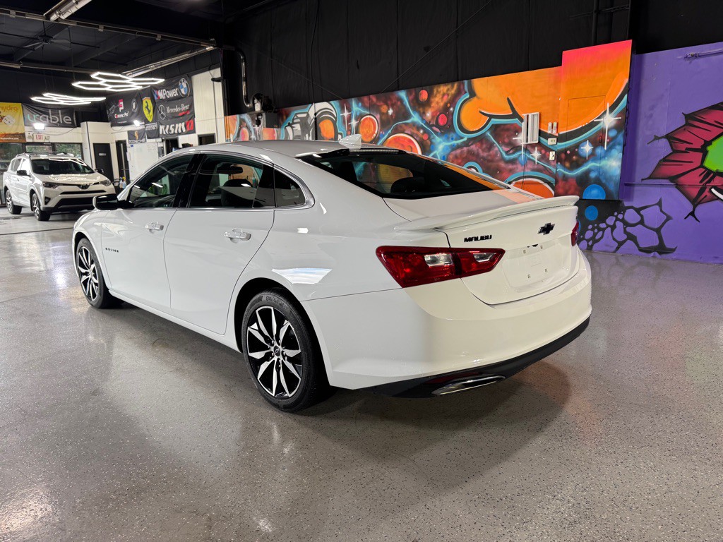 2022 Chevrolet Malibu Image 3