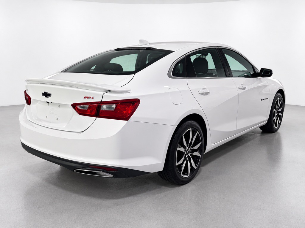 2022 Chevrolet Malibu Image 3