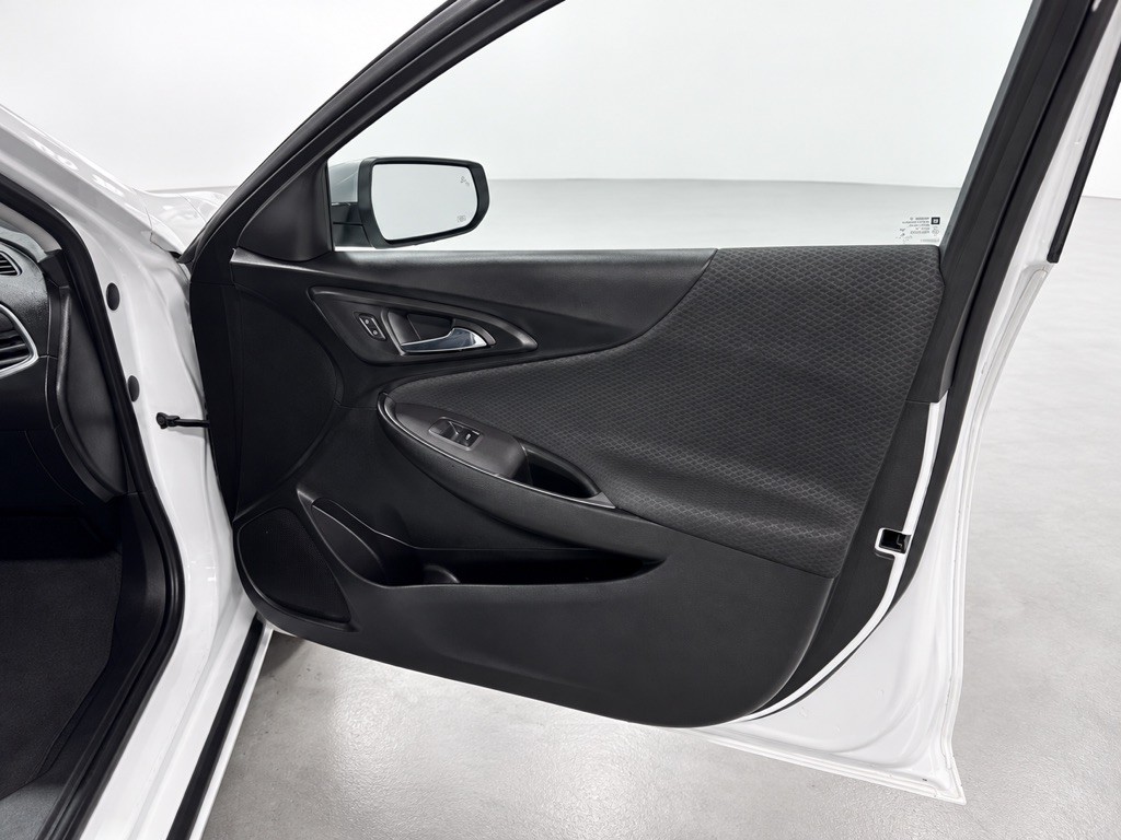 2022 Chevrolet Malibu Image 10