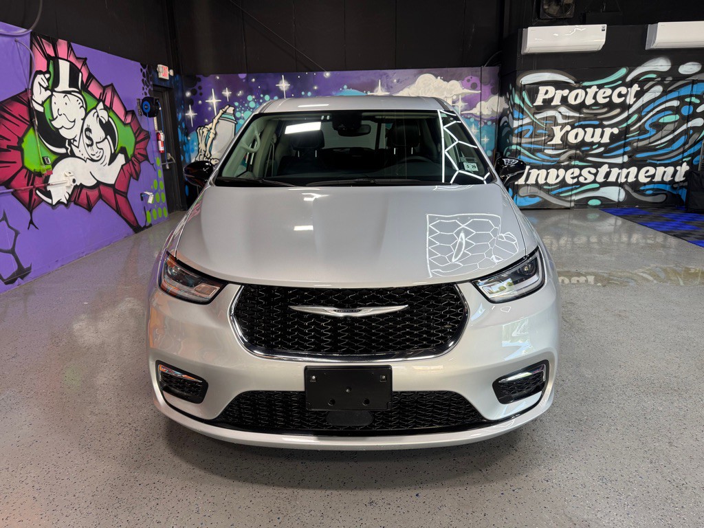 2024 Chrysler Pacifica Image 8