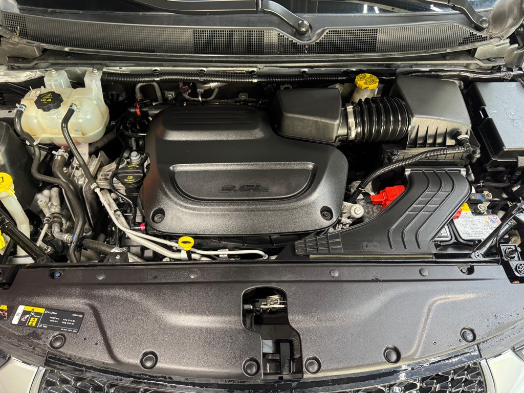 2024 Chrysler Pacifica Image 9