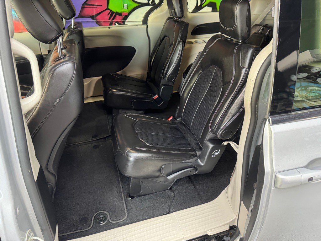 2024 Chrysler Pacifica Image 13