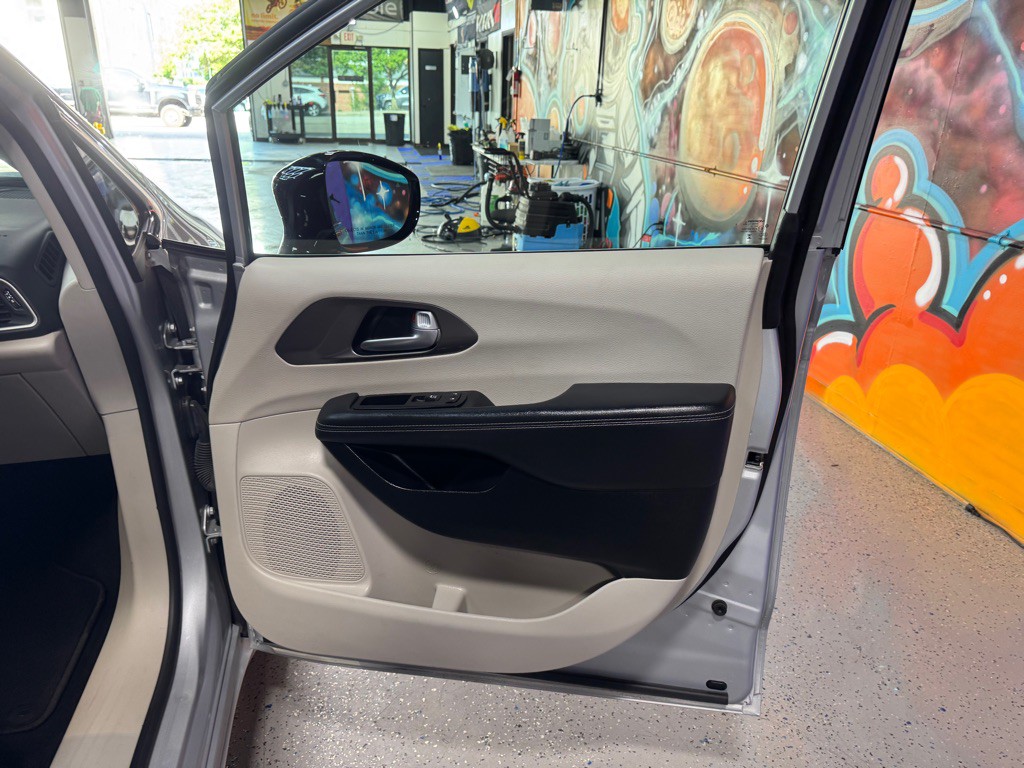2024 Chrysler Pacifica Image 16