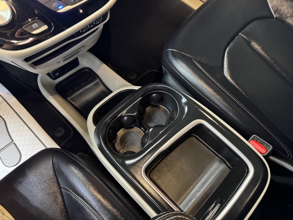 2024 Chrysler Pacifica Image 20