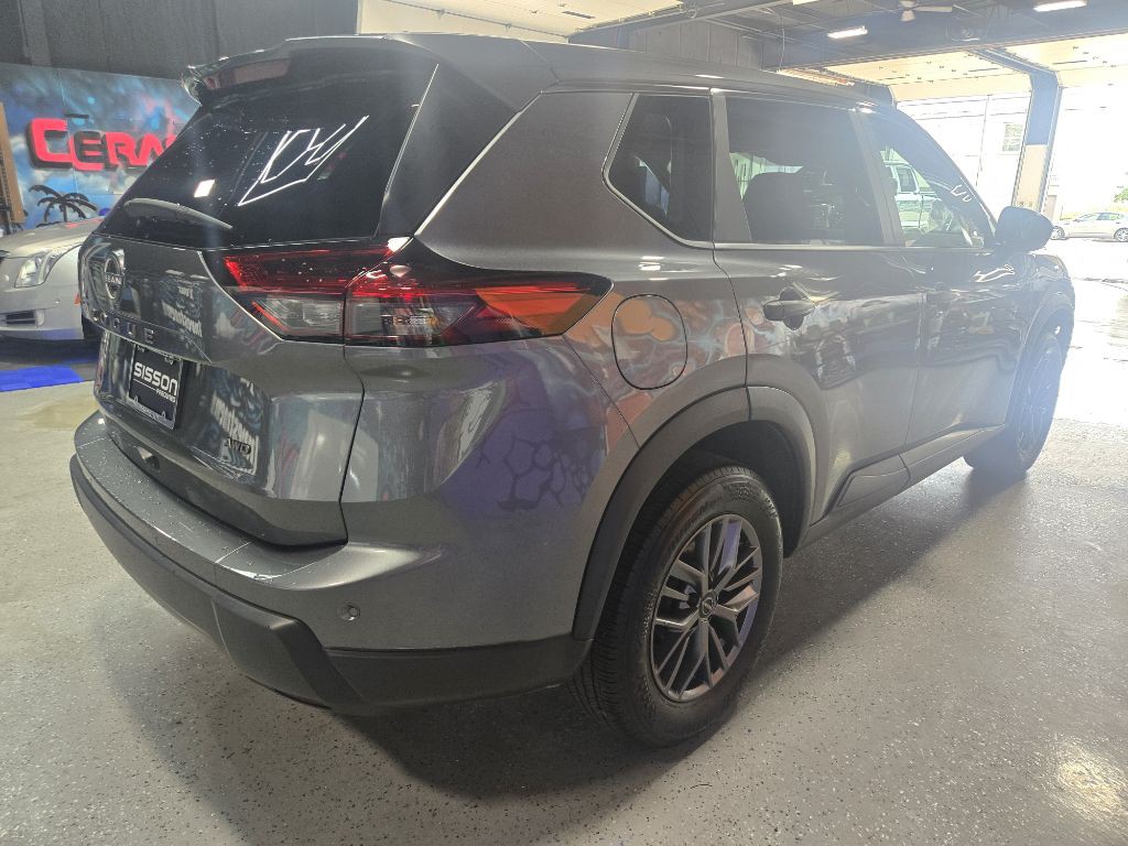 2024 Nissan Rogue Image 2