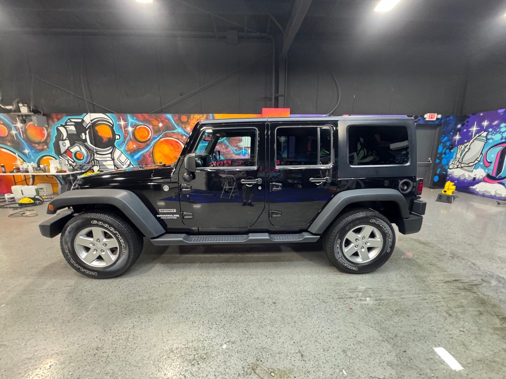 2015 Jeep Wrangler Unlimited Image 2