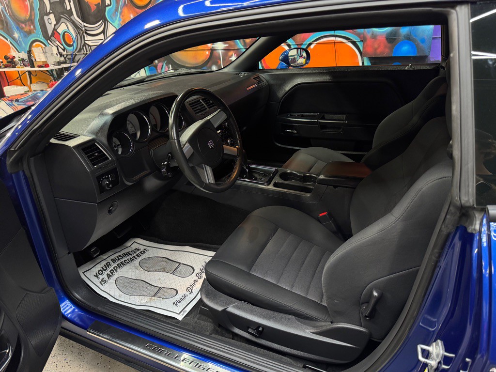 2010 Dodge Challenger Image 11
