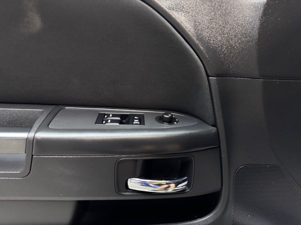 2010 Dodge Challenger Image 21