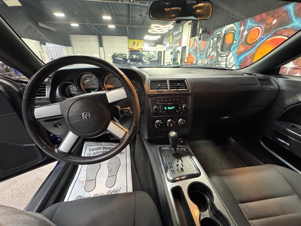 2010 Dodge Challenger Image 22