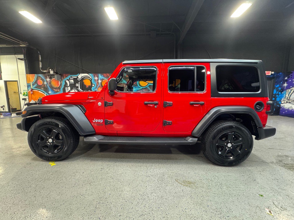 2018 Jeep Wrangler Unlimited Image 2