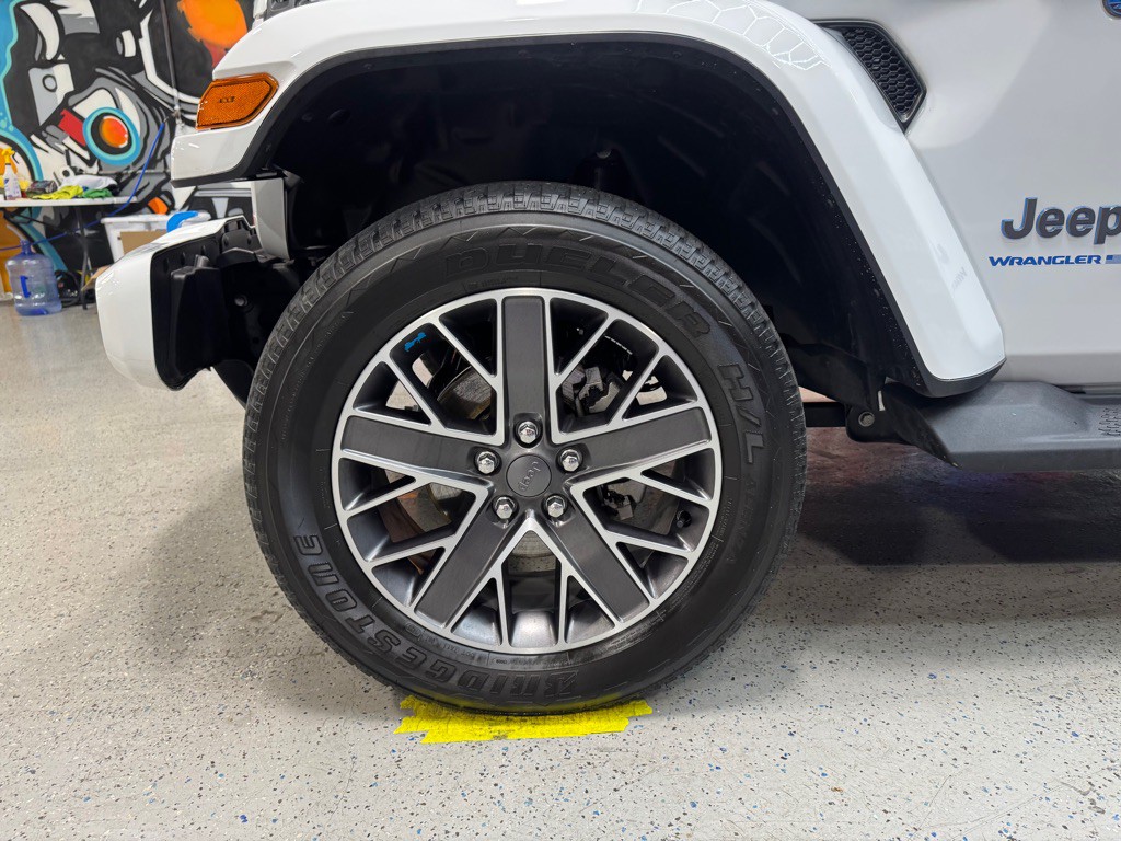 2023 Jeep Wrangler Image 25